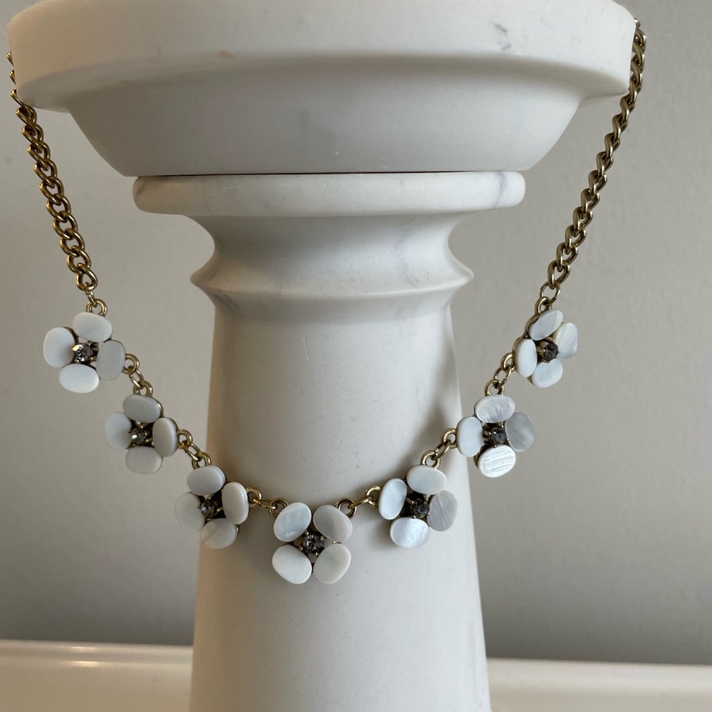 ❤️ STUNNUNG DAISY CHAIN NECKLACE